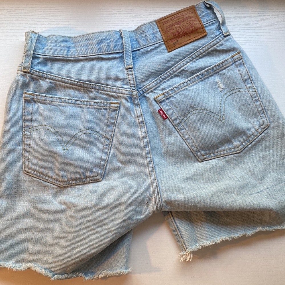 Levi’s 501 Mid Thigh Women Shorts